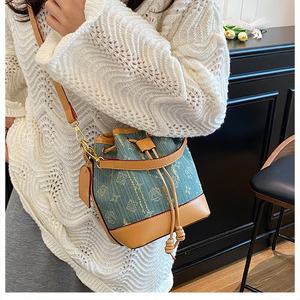 Bolsos de Hombro de PU con Cordón Estampado de Lujo para Mujer, Estilo Retro, de Moda, Casual, Tipo Bandolera, de Diseñador, Estilo Vaquero, Venta al por Mayor - Product Image 4