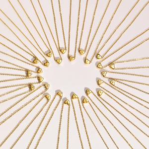 Fenny 18K placcato oro all'ingrosso senza dissolvenza delicato alfabeto 26 lettere inglesi <span class=keywords><strong>amore</strong></span> cuore cavo ciondolo in acciaio inox collana - Product Image 1