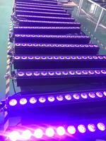 Vente chaude DMX Effet Dot Pixel Bar Couleur Changeante Wash Bar 18pcs 12w Led RGBW 4in1 Wall Washer Lighting