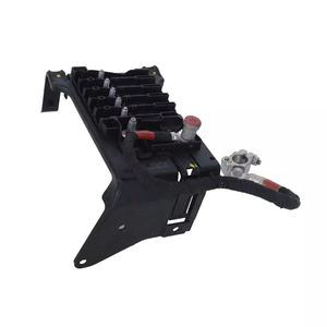 <span class=keywords><strong>Skoda</strong></span> <span class=keywords><strong>Enyaq</strong></span> & VW <span class=keywords><strong>ID</strong></span>.4 2023 RHD Boîte à fusibles avec borne de batterie Nouvel état 1EA937548A IV 50 Kit intérieur - Product Image 2