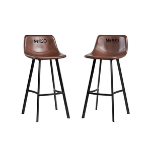Juego de 2 taburetes de bar Nuso Dax 30 en piel sintética, color marrón, muebles de bar modernos - Product Image 1
