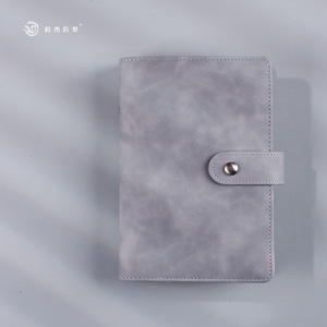 Carnet de notes A6 en cuir à feuilles mobiles, planificateur, Logo personnalisé, Journal quotidien, carnet de notes avec porte-stylo, vente en gros, <span class=keywords><strong>2022</strong></span>, 2023 - Product Image 4