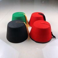 Chapeau Turc Rouge, Chapeau Marocain en Feutre à Pompons pour Événements et Festivals - Vente en Gros Disponible, Design Ethnique Europe & Amérique