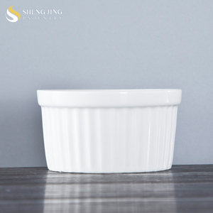 Haute qualité brillant blanc en céramique Mini gâteau bol rayé <span class=keywords><strong>porcelaine</strong></span> cuisson pouding bol pour mariage fête Restaurant <span class=keywords><strong>soufflé</strong></span> <span class=keywords><strong>moule</strong></span> - Product Image 6
