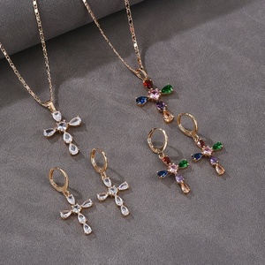 Ensemble de bijoux fantaisie plaqué or 18 carats avec croix et zircone, prix d'usine, vente en gros pour femmes - Product Image 4