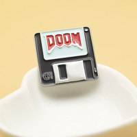 Doom Creative Cartoon Metal Badges Personnalité Vêtements Accessoires Épingle en émail Fabrication Broche personnalisée