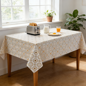 <span class=keywords><strong>Tovaglia</strong></span> e Runner in PVC con Stampa Margherite, Design Jacquard a Motivo Continuo, Rivestimento Dorato Impermeabile, Usa e Getta, Forma Oblunga per Feste - Product Image 1