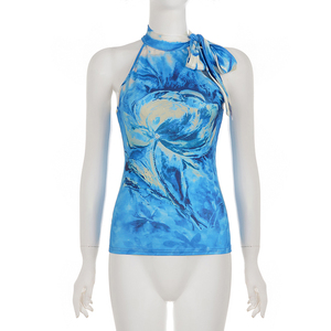 Débardeur élégant pour femme à col montant et dos noué, imprimé floral abstrait bleu style aquarelle, idéal pour les vacances - Product Image 6