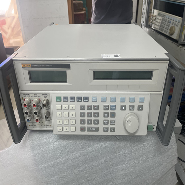 Multifunctional Fluke 5522A Calibrator Practical Stable High Performance