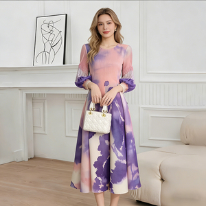 Abito Lungo Plissettato di Lusso da Donna, Vestito Aderente a Maniche Lunghe con Vita Alta, Elegante Motivo Tinta Unita in Chiffon - Product Image 2