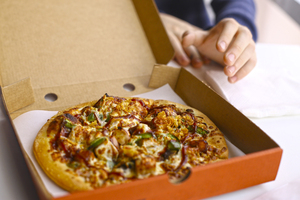 Boîte à pizza brune à emporter avec impression personnalisée de pizza d'emballage ondulé bon marché - Product Image 4