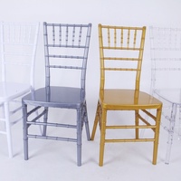 Chaise empilable en plastique couleur or brillant pour événements, en PP, designs multicolores disponibles, chaise Chiavari de jardin