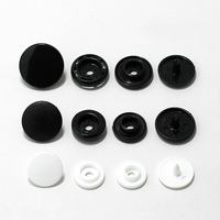 Bouton-pression en plastique PP personnalisé noir et blanc de haute qualité, durable et coloré, en 4 parties, pour vêtements