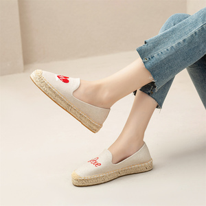 <span class=keywords><strong>Alpargatas</strong></span> de lona beige para <span class=keywords><strong>mujer</strong></span> con bordado de corazón, suela de yute transpirable, zapatos románticos, planos y casuales sin cordones. - Product Image 6