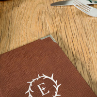 Menu Restoran Kulit PU Coklat MOQ Kecil, Buku Menu Kulit Custom dengan Penjilidan Sekrup, Sampul Menu untuk Hotel & Bar