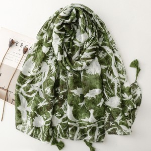 New Arrival Flower Printed Cotton Feeling Scarves Ladies Beach <b>Sunscreen</b> Shawls Lightweight Soft Voile Printed Scarf With Tassel - Product Image 1