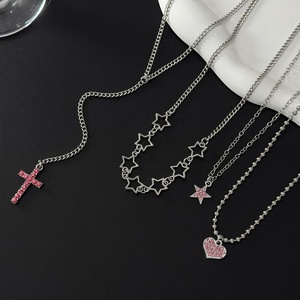 Juego de Collares con Colgantes de Corazón, Estrella y Cruz con Pedrería Rosa Estilo Y2K para Mujer, Cadenas de Clavícula Apilables a la Moda, Accesorios y Regalos - Product Image 4