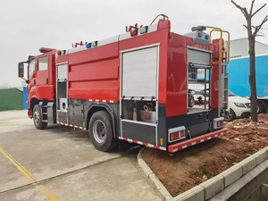 Camión de Bomberos FAW 4x2 con Tanque de Agua de 12000L, Marca CLW, Nuevo, Diésel, Volante a la Izquierda/Derecha Opcional, Euro 2/3/5/6, Camión de Rescate contra Incendios - Product Image 3