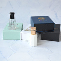 Conception de luxe, bouteille de parfum vide, emballage de boîte-cadeau