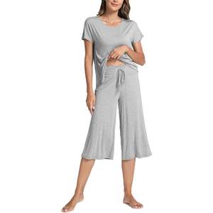 Conjunto de Pijama Personalizado para Mujer, Top de Manga Corta y Pantalón Capri, Ropa de Dormir de Color Sólido, Fabricante de Ropa de Descanso OEM - Product Image 2