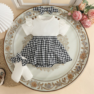Completo Set Estivo 2026 per Bambine: Gonna Pied-de-Poule, Calzini e Copricapo in Cotone Traspirante con Maniche Volanti a Manica Corta - Product Image 3