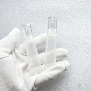 Toptan 10ml 15ml Şeffaf PE Plastik Dağıtıcı Çift Başlıklı İsteğe Bağlı - Açılı Nozul veya Su Damlası Şeklinde Kozmetik Hortum Dağıtıcı - Product Image 2