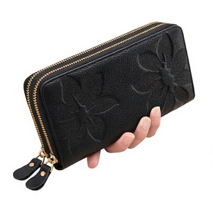 Cartera Larga de Cuero Genuino para Mujer 2026 con Bloqueo RFID, Estampado Floral, Cremallera y Correa de Muñeca, Ideal para Viajes Diarios y Regalo - Product Image 2