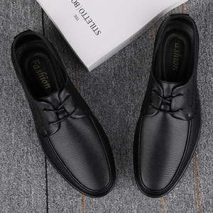 รองเท้าลำลองผู้ชายแบบใหม่สำหรับฤดูร้อน พื้นรองเท้านุ่มสองชั้น แบบผูกเชือก ระบายอากาศได้ดี เหมาะสำหรับใส่พักผ่อนและขับรถ - Product Image 2