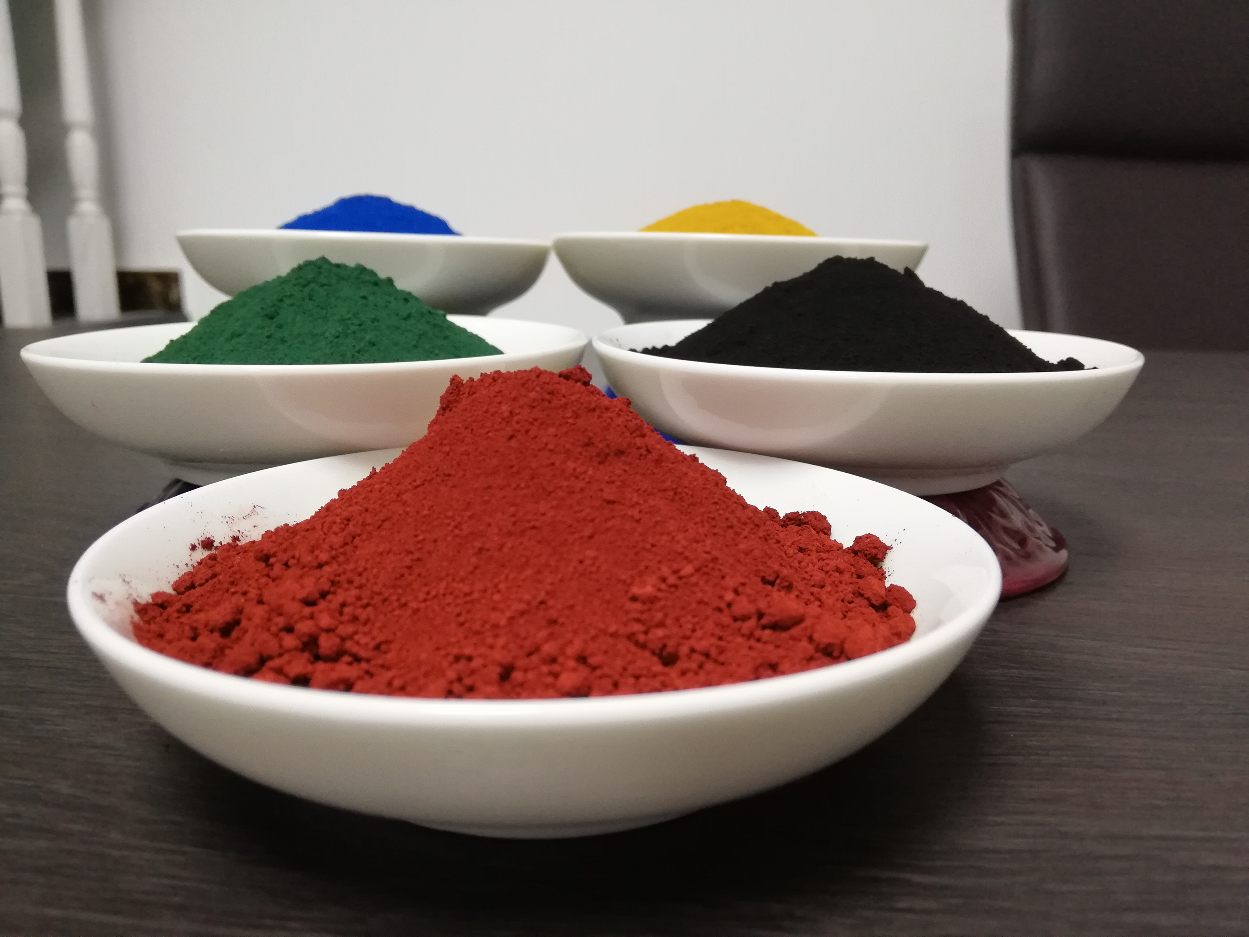 氧化铁红色/黄色/黑色/绿色/蓝色/棕色/橙色粉末用于