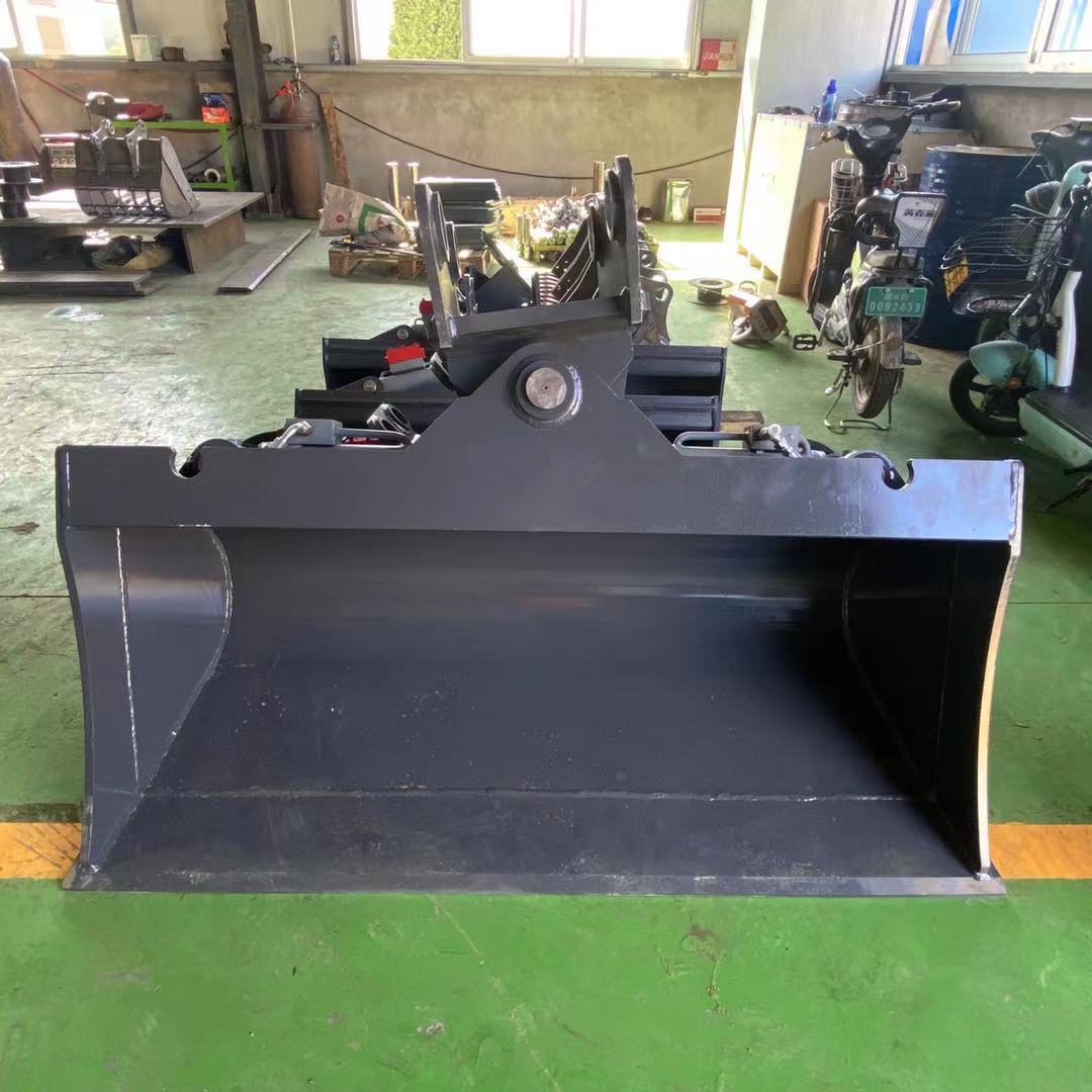 Hydraulic Tilt Swivel Bucket For Mini Excavator Clean Out Bucket Excavator Accessories