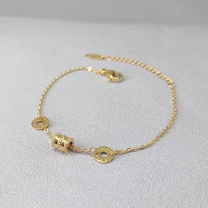 Bracciale di Lusso Placcato Oro con Catena a Maglie in Acciaio Inossidabile e Numeri Romani per Donne e Ragazze, Regalo di Compleanno - Product Image 2