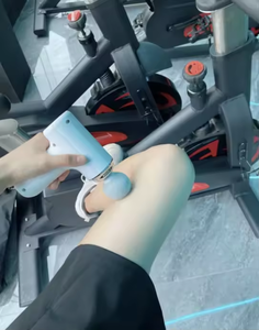 Pistolet de massage musculaire professionnel à percussion pour la gym et le sport, massage des tissus profonds et des fascias – Prix usine - Product Image 4