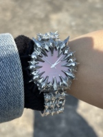 Montre à quartz albâtre personnalisée en acier inoxydable Mouvement japonais Montre à pointe en cristal de saphir Accessoires gothiques style Y2K