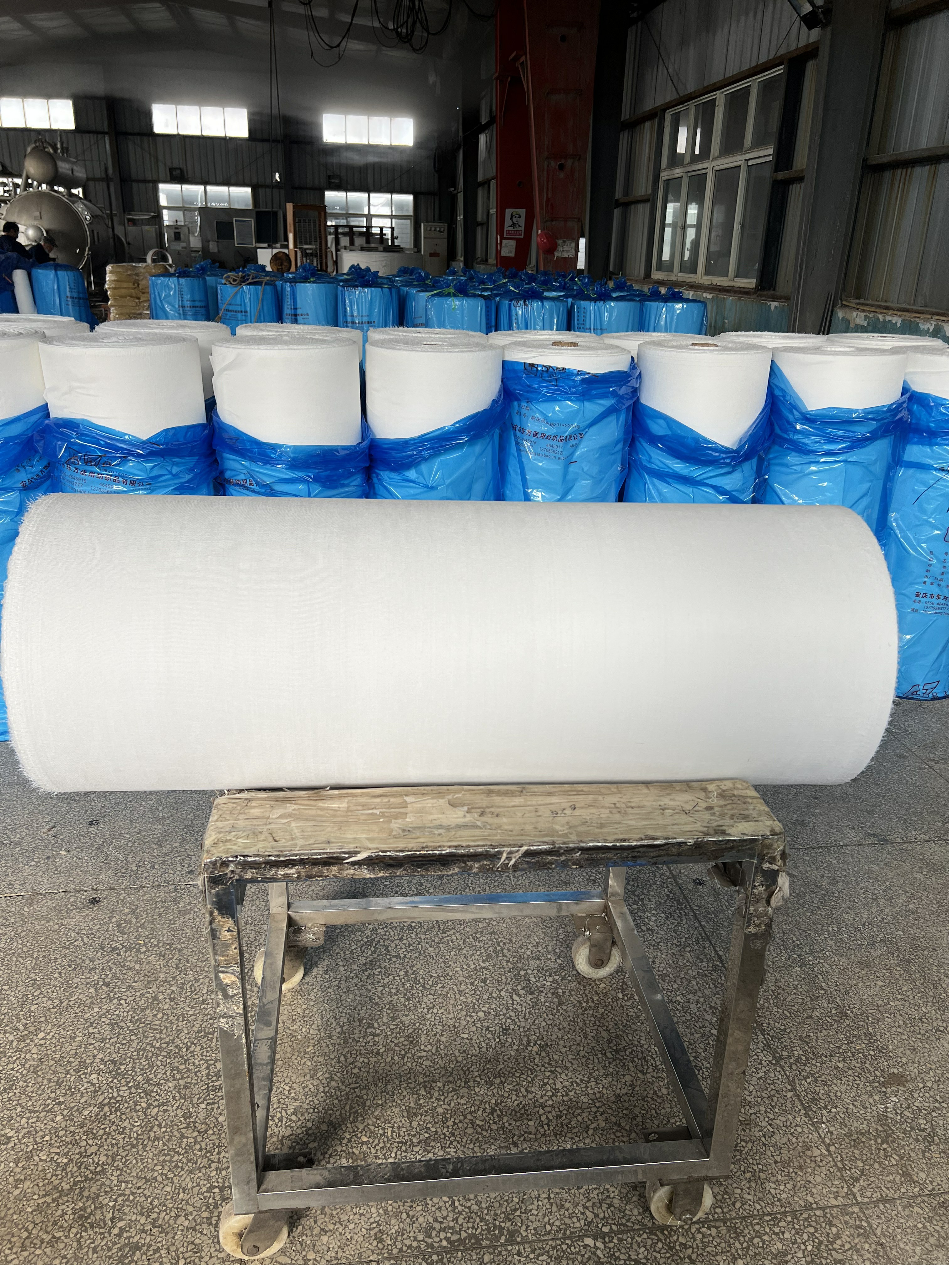 Raw Material Jumbo Gauze Roll 21s 120cm Width Bleached Cotton Gauze For Hospital Use