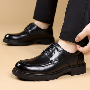 รองเท้าหนังผู้ชายสีดำแบบผูกเชือก สำหรับใส่ทำงานในออฟฟิศ ธุรกิจ หรือโอกาสทางการ เหมาะสำหรับผู้ใหญ่ ใส่ได้ทุกฤดู - Product Image 1