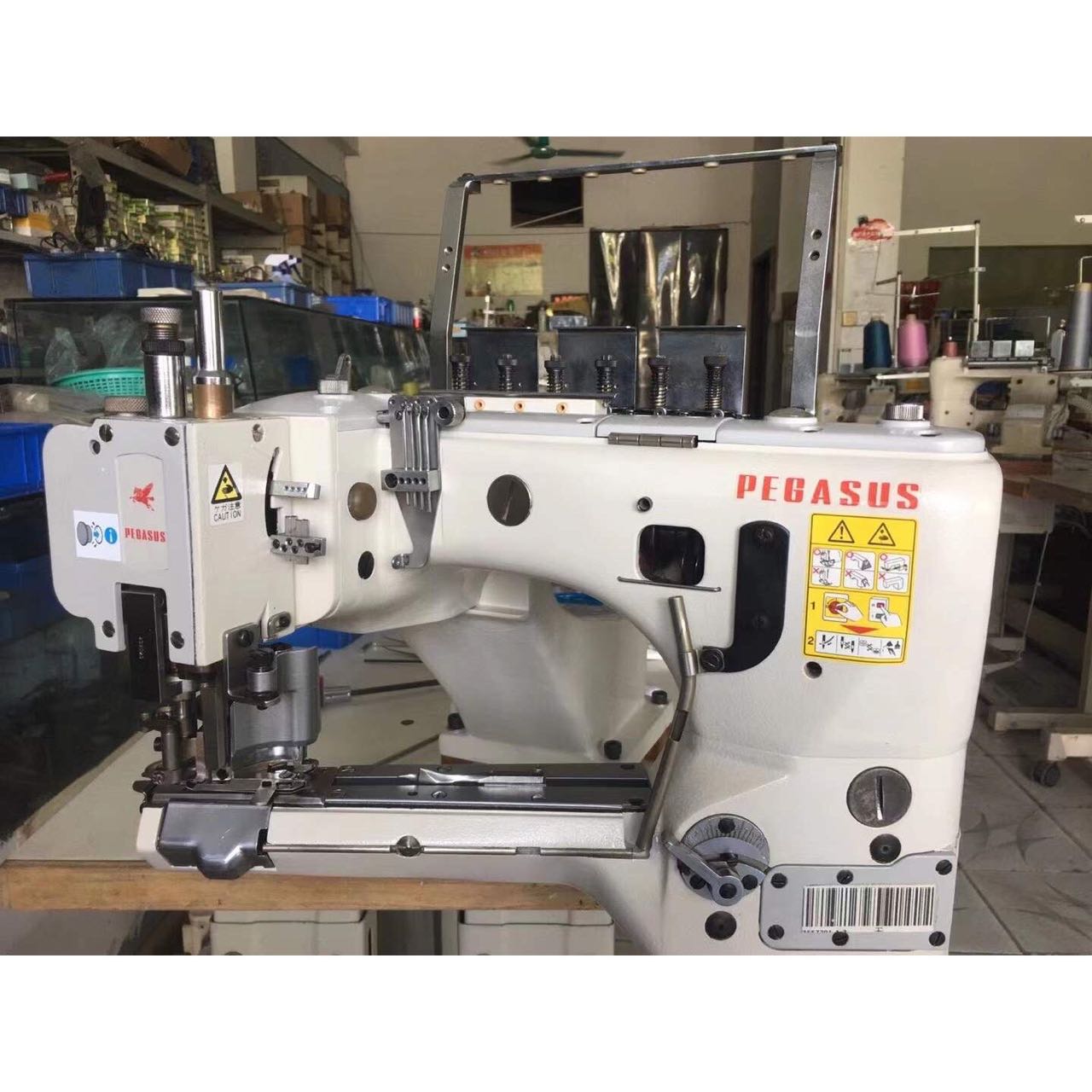 New Machine Pegasus FS703P-G4 4 Needle 6 Thread Flat Seamer Feed-off-the-arm Sewing Machine Good Quality Japan Mechanical White