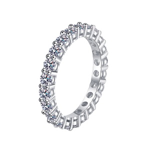 Anillo de Compromiso de Plata de Ley S925 con Moissanita Vvs1 de 2.2 Quilates, Joyería Fina Personalizada para Boda - Product Image 1