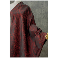 Tissu Jacquard de Luxe Rouge Foncé à Motifs Vague et Fil Doré Teint, Tissu Jacquard Tissé pour Robe de Soirée, Manteau, et Confection de Sacs