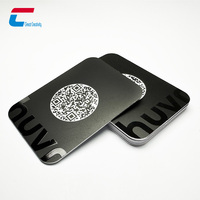 Cartes de téléphone personnalisées Nfc noires Carte Rfid Code QR professionnel Autocollant pour carte de réseau social