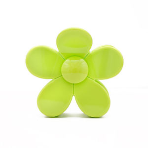Fabrika Satışı 6.8cm Zarif Tek Renk Çiçekli Asetat Toka |   Şirin Özel Tasarım Toptan Kadın Saç Tokaları Hafif - Product Image 5