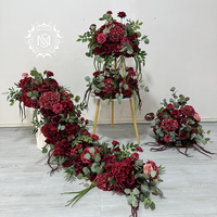Set Bunga Artifisial Burgundy, Mawar Merah Tua & Eucalyptus, Sempurna untuk Dekorasi Meja & Lorong Pernikahan.