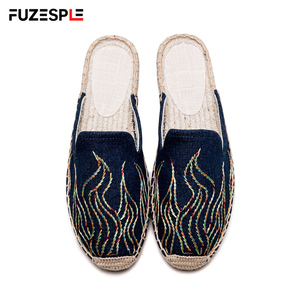 Nouvelle Arrivée Mules Espadrilles Femme en Denim Bleu Marine Brodé à Bout Fermé, Semelle en Jute, Chaussures Décontractées d'Été avec Broderie Flamme - Product Image 1