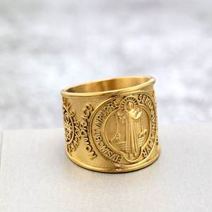 Anillo Cruzado de Acero Inoxidable para Hombre, Color Oro y Plata, Estilo Hip Hop, Joyería Religiosa con Tridente de Exorcismo - Product Image 3