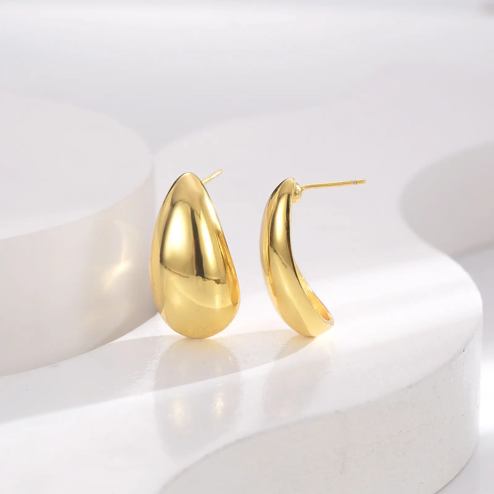 Neue Mode Vielseitige Messing Ohrringe für Frauen Geschenke 925 Silber Nadel 18 Karat vergoldet Wasser tropfen Ohrringe Schmuck Großhandel
