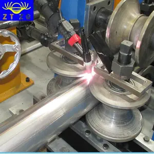 金属管を作るためのステンレス鋼チューブミルラインラウンドスクエアパイプ製造機