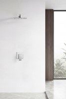 Ensemble de douche mural carré de luxe classique en acier inoxydable avec mitigeur à robinet céramique pour eau chaude/froide