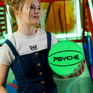 PSYCHE Ballon de <span class=keywords><strong>basket</strong></span> personnalisé pour <span class=keywords><strong>femme</strong></span>, équipement d'entraînement lumineux, effet phosphorescent disponible, tailles 4, 5, 6, vente en gros, matière PU - Product Image 1