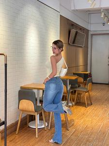 Custom OEM Women's High-Waisted <b>Stretch</b> <b>Denim</b> Form-Fitting Jeans Celebrity Style Washed Ripped Microflare apple Bottom - Product Image 4