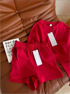 Completo Sportivo da Donna 2 Pezzi 2026 di Alta Qualità: Felpa Corta in Cotone e Pantaloncini Sportivi per Palestra, Jogging e Loungewear - Product Image 3