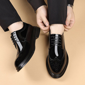 Cómodos Zapatos de vestir formales para hombre de cuero negro 38-48 tamaño tenis Iglesia uso ligero puntiagudo hecho India negro PU - Product Image 4